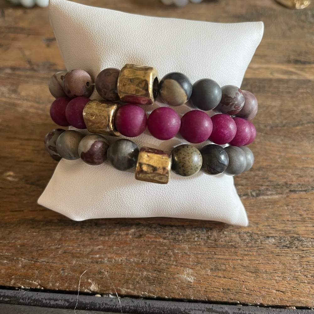 Multi-color beaded bracelets - Picture 4 of 4